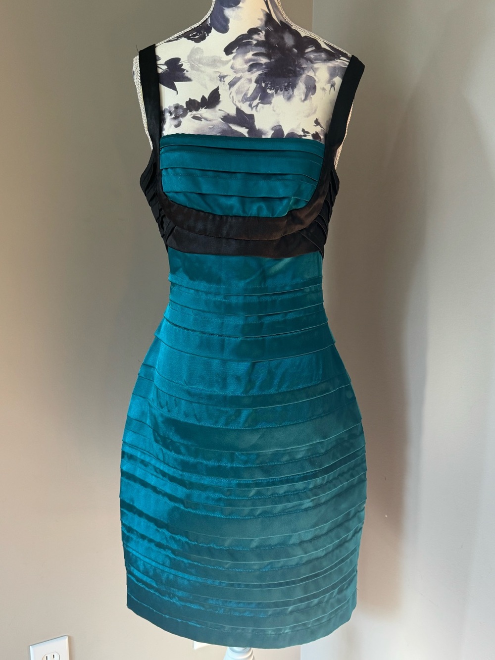 Y2K Suzy Shier Teal and Black Pleated Satin Like Cocktail Mini Dress